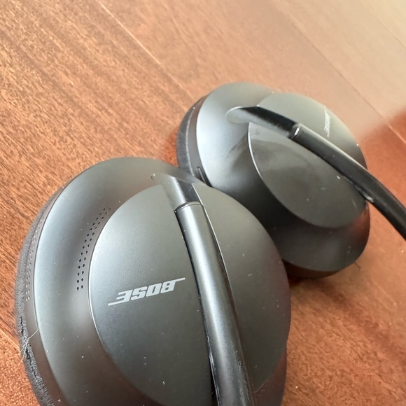 Black Bose Wireless 700 Headphones! - Picture 3 of 3